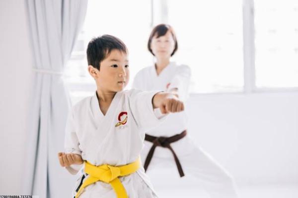 幼儿园体育项目活动教案：轻松上手